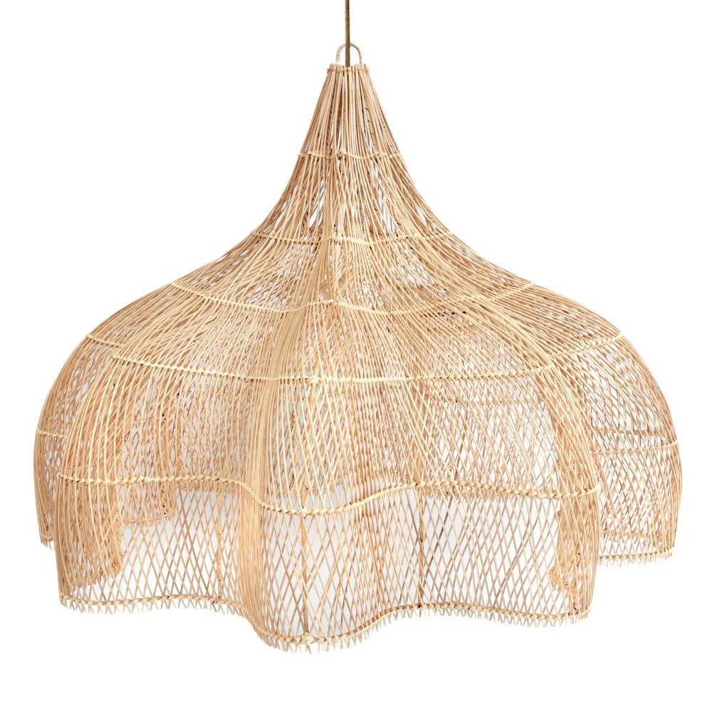 Suspension CÉLESTE XXL en rotin naturel tressé, vue de face sur fond blanc